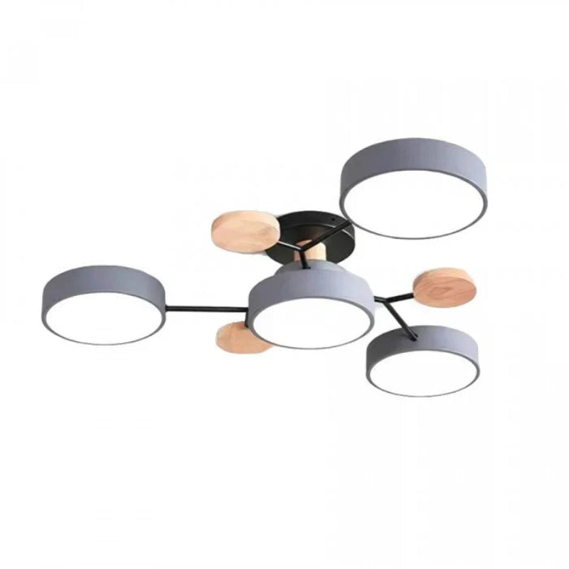 Lampa sufitowa LED z okrągłymi kloszami na rozgałęzionych ramionach z drewnianymi akcentami