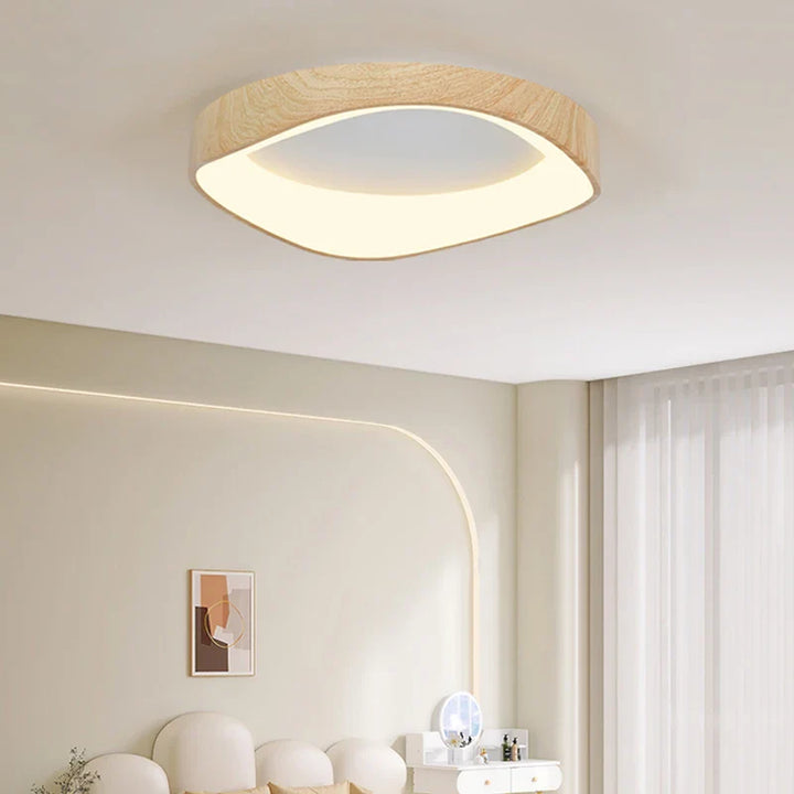 Lampa sufitowa LED z organicznym owalnym kloszem z forniru drewnianego