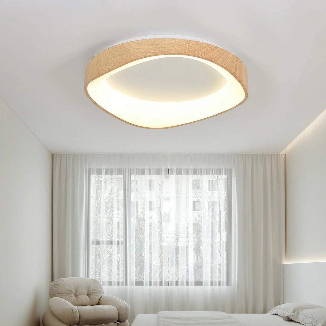 Lampa sufitowa LED z organicznym owalnym kloszem z forniru drewnianego