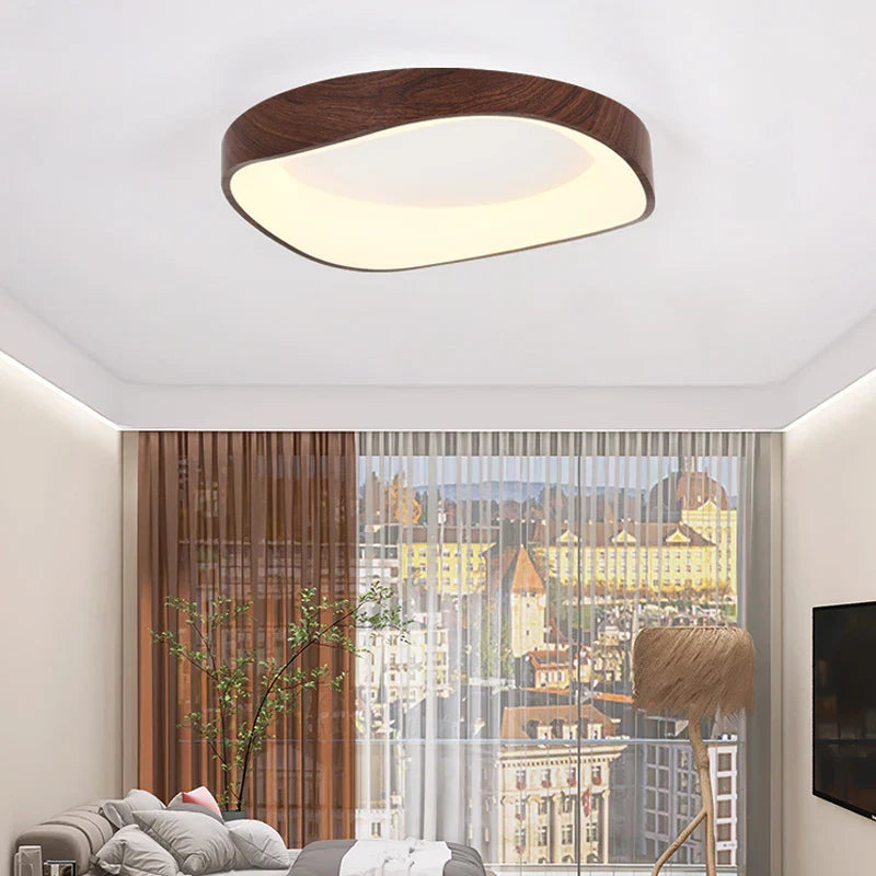 Lampa sufitowa LED z organicznym owalnym kloszem z forniru drewnianego