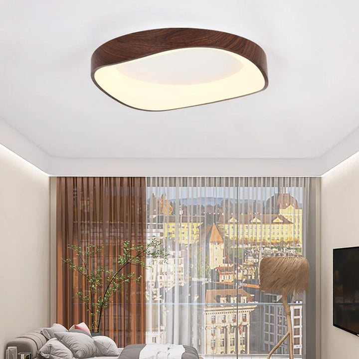 Lampa sufitowa LED z organicznym owalnym kloszem z forniru drewnianego