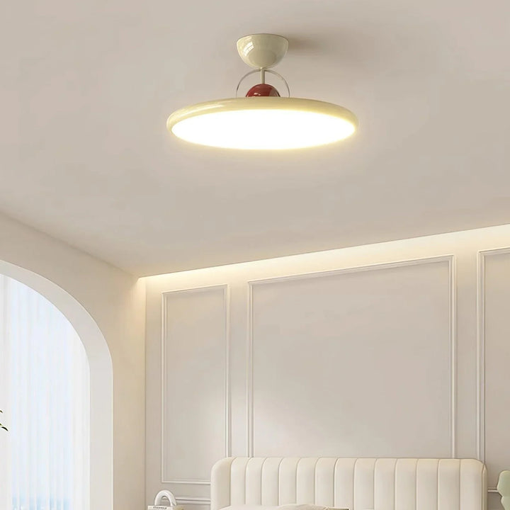 Lampa sufitowa LED z płaskim kloszem i kulistym detalem