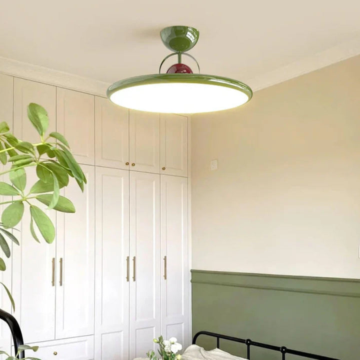 Lampa sufitowa LED z płaskim kloszem i kulistym detalem