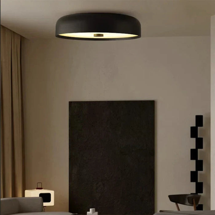 Lampa sufitowa LED z szerokim kloszem w kształcie bębna i zaokrągloną krawędzią