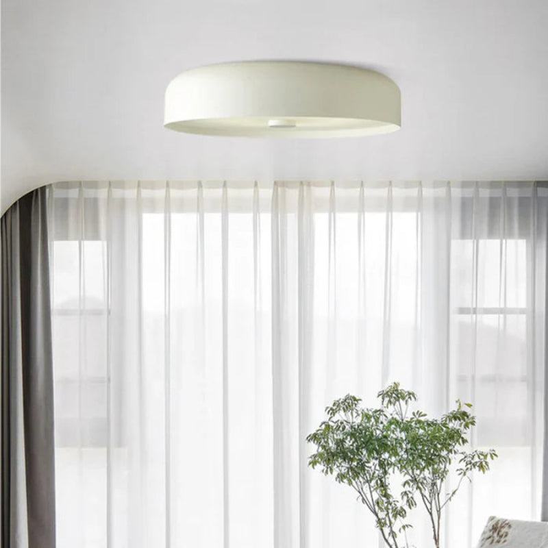 Lampa sufitowa LED z szerokim kloszem w kształcie bębna i zaokrągloną krawędzią