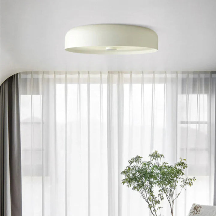Lampa sufitowa LED z szerokim kloszem w kształcie bębna i zaokrągloną krawędzią