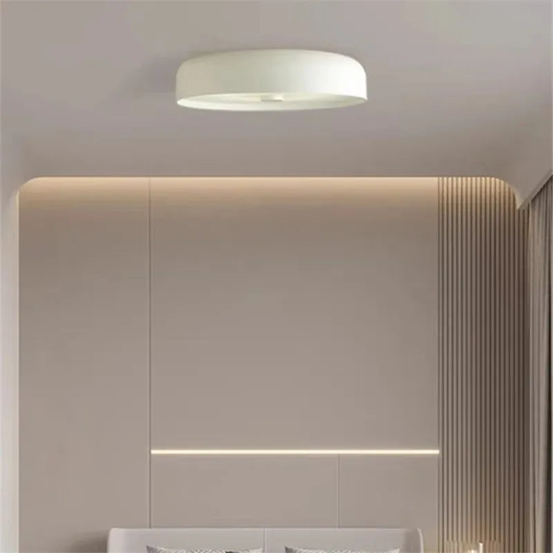 Lampa sufitowa LED z szerokim kloszem w kształcie bębna i zaokrągloną krawędzią
