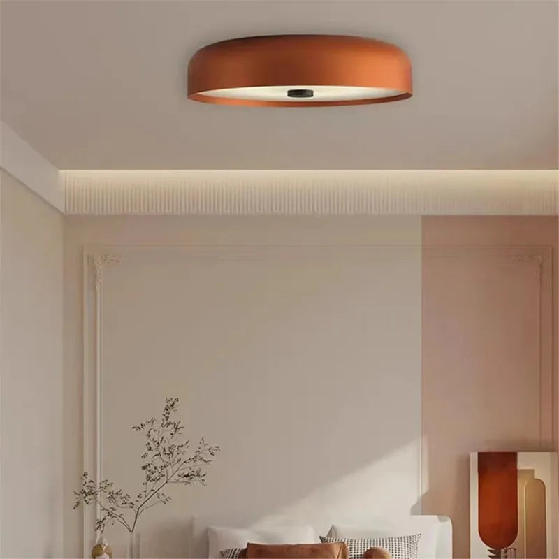 Lampa sufitowa LED z szerokim kloszem w kształcie bębna i zaokrągloną krawędzią