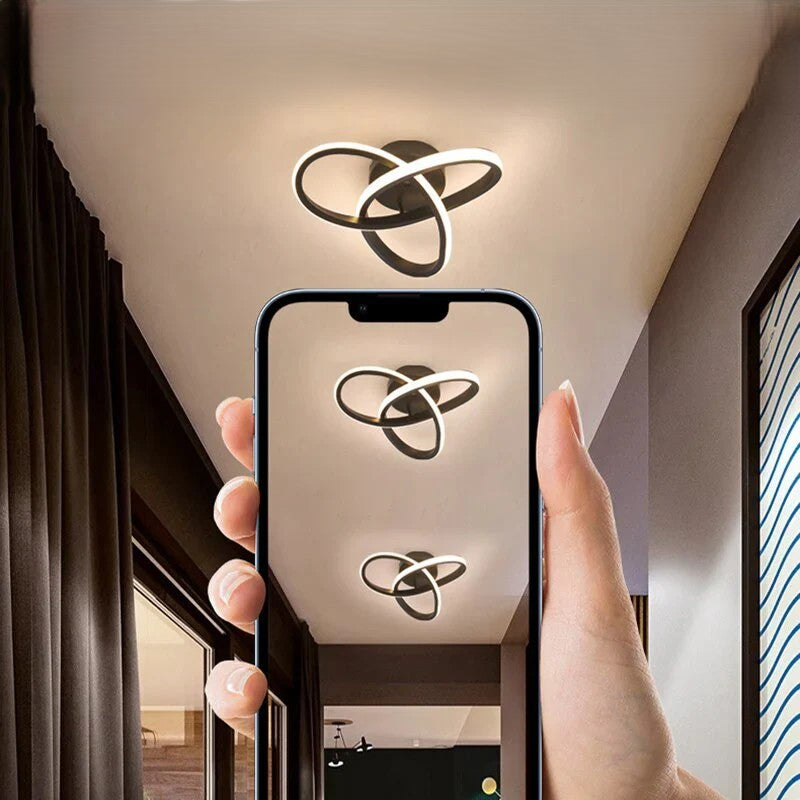 Lampa sufitowa LED z trzema splecionymi pierścieniami
