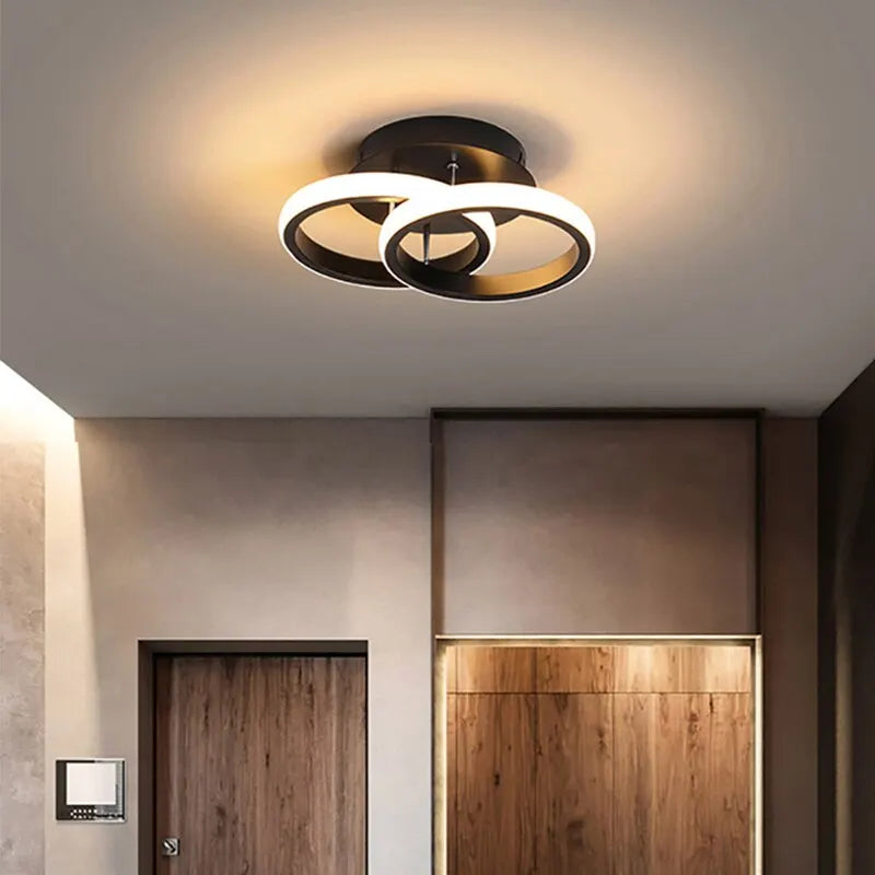 Lampa sufitowa LED z trzema splecionymi pierścieniami