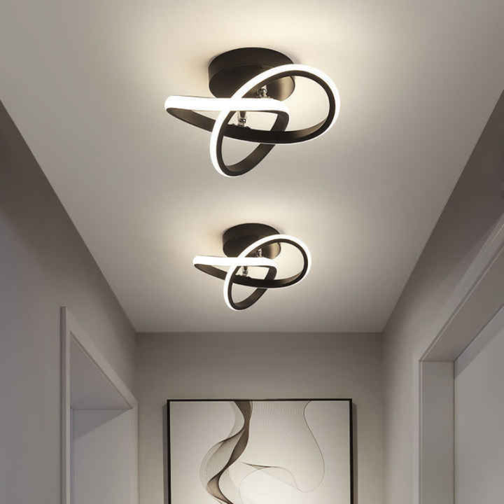 Lampa sufitowa LED z trzema splecionymi pierścieniami