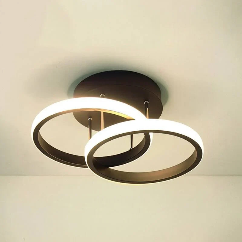 Lampa sufitowa LED z trzema splecionymi pierścieniami