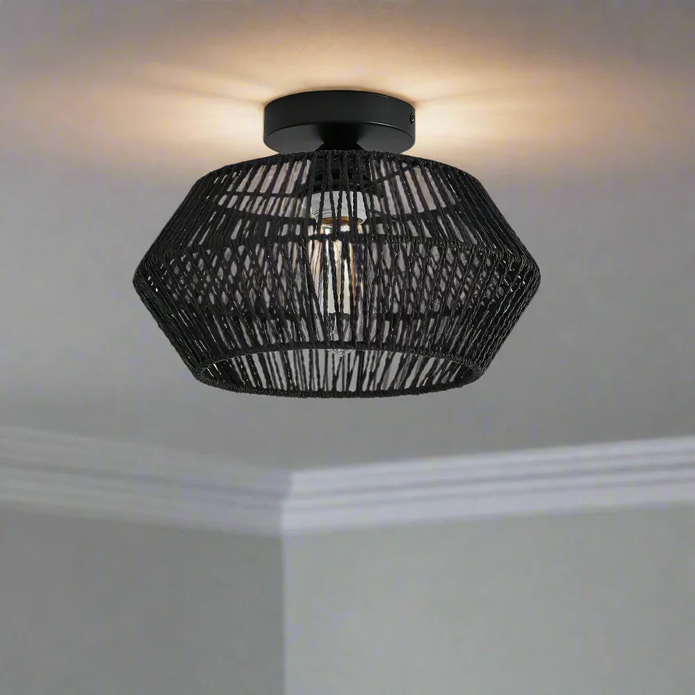 Lampa sufitowa boho z ażurowym kloszem