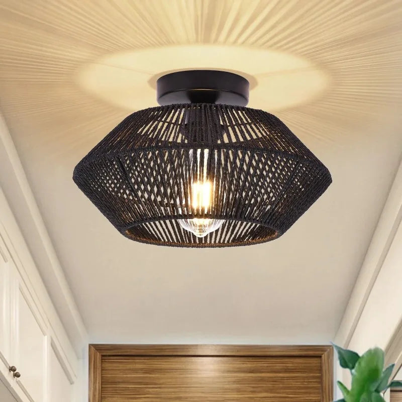 Lampa sufitowa boho z ażurowym kloszem