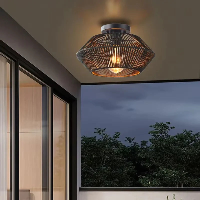 Lampa sufitowa boho z ażurowym kloszem