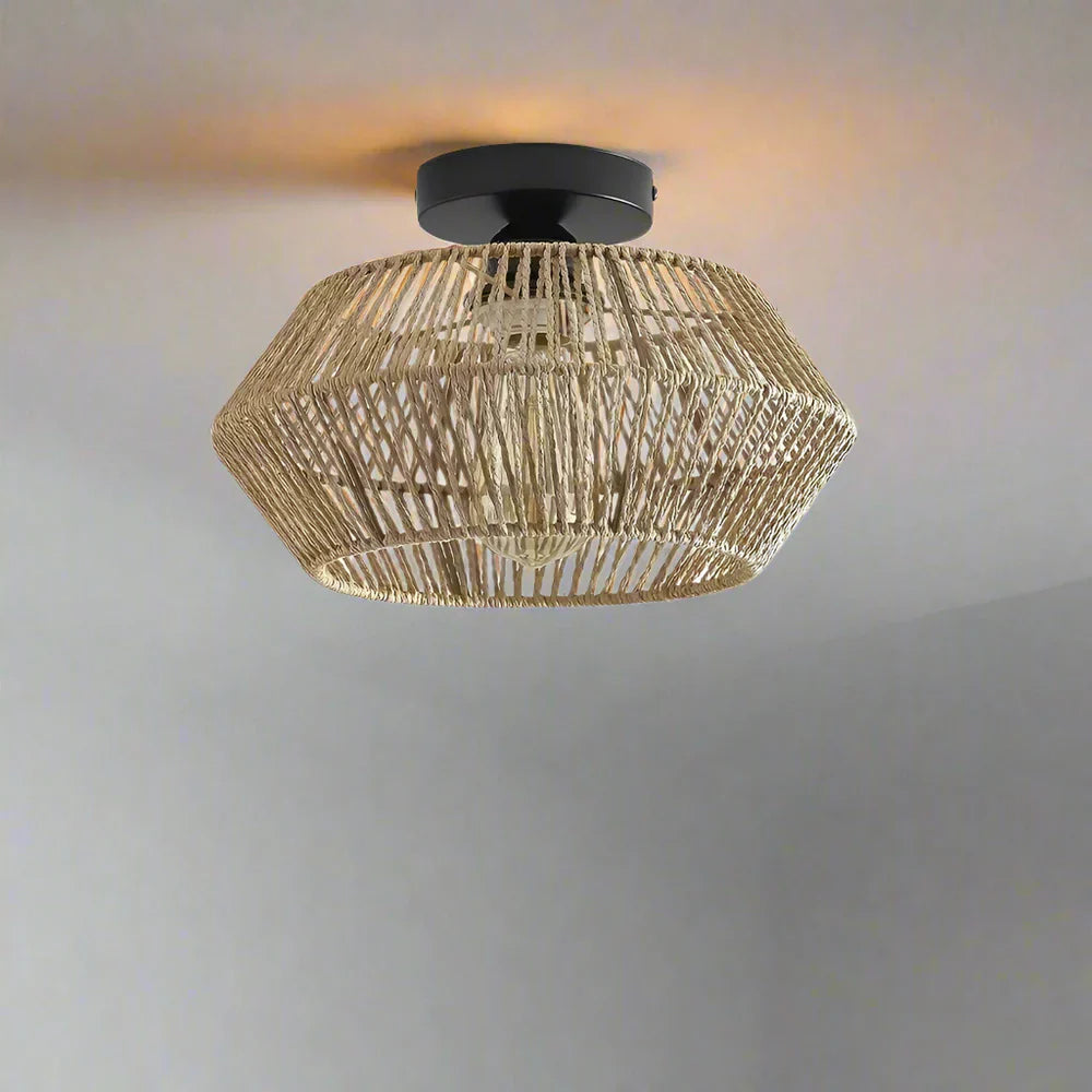 Lampa sufitowa boho z ażurowym kloszem