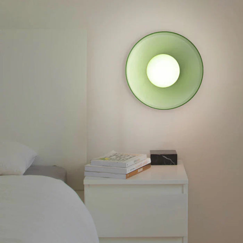 Lampa sufitowa i ścienna LED z kloszem w kształcie dysku i mleczną kulą