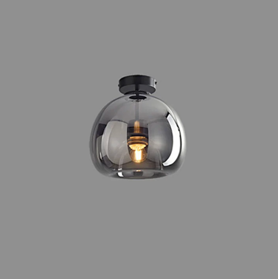 Lampa sufitowa w kształcie szklanej kuli z kloszem z przydymionego szkła