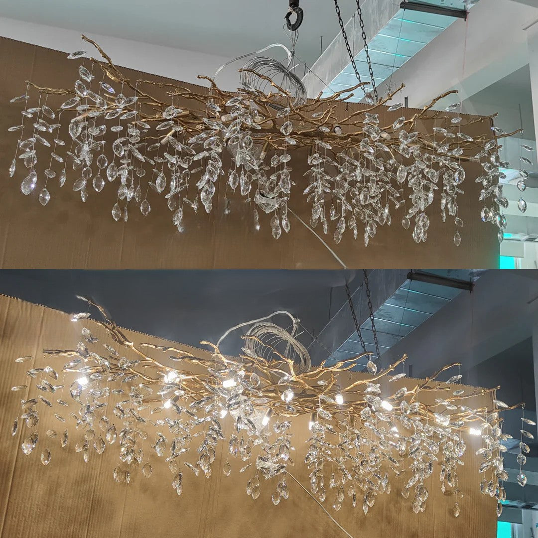 Lampa sufitowa z eleganckim kryształowym zawieszeniem