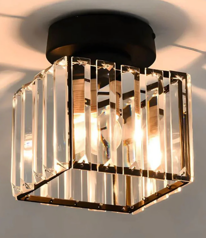 Lampa sufitowa z pryzmatami kryształowymi