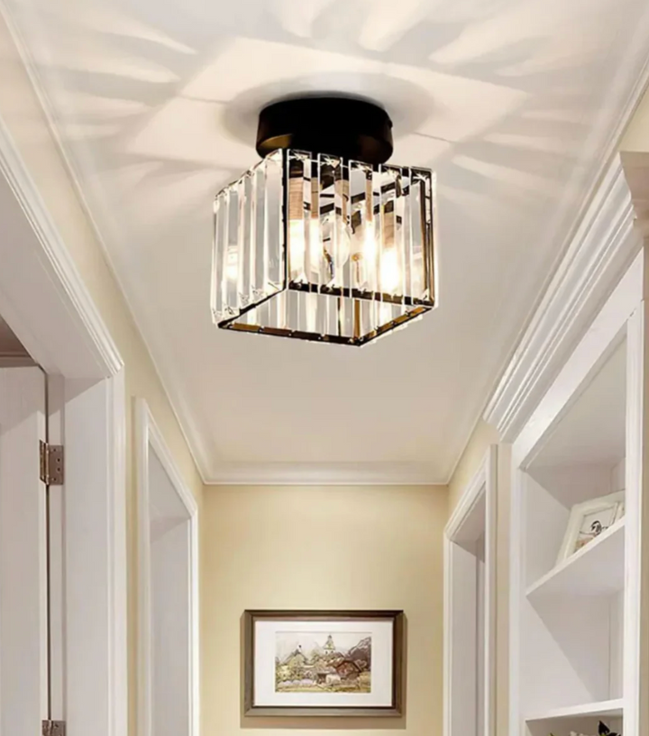 Lampa sufitowa z pryzmatami kryształowymi