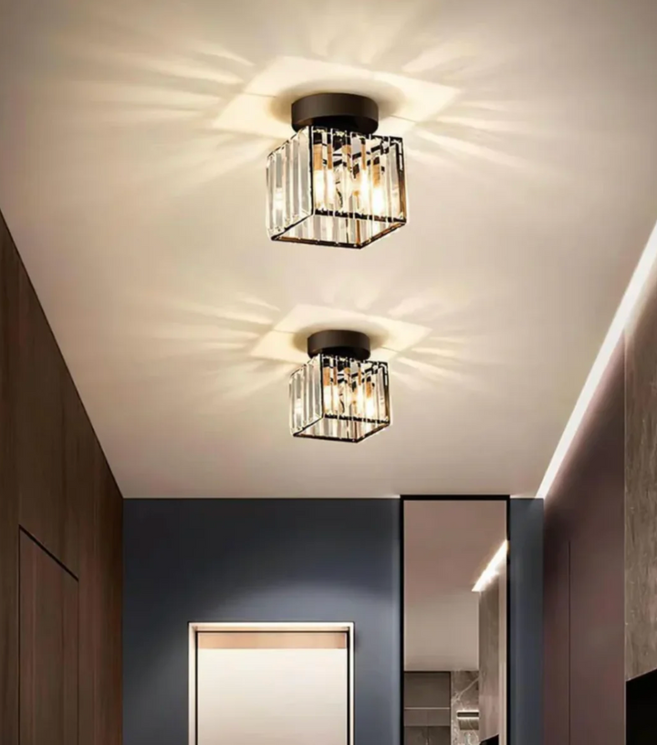 Lampa sufitowa z pryzmatami kryształowymi