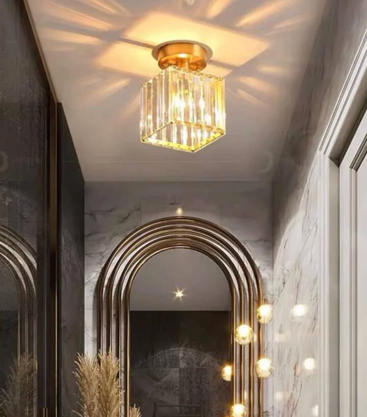 Lampa sufitowa z pryzmatami kryształowymi