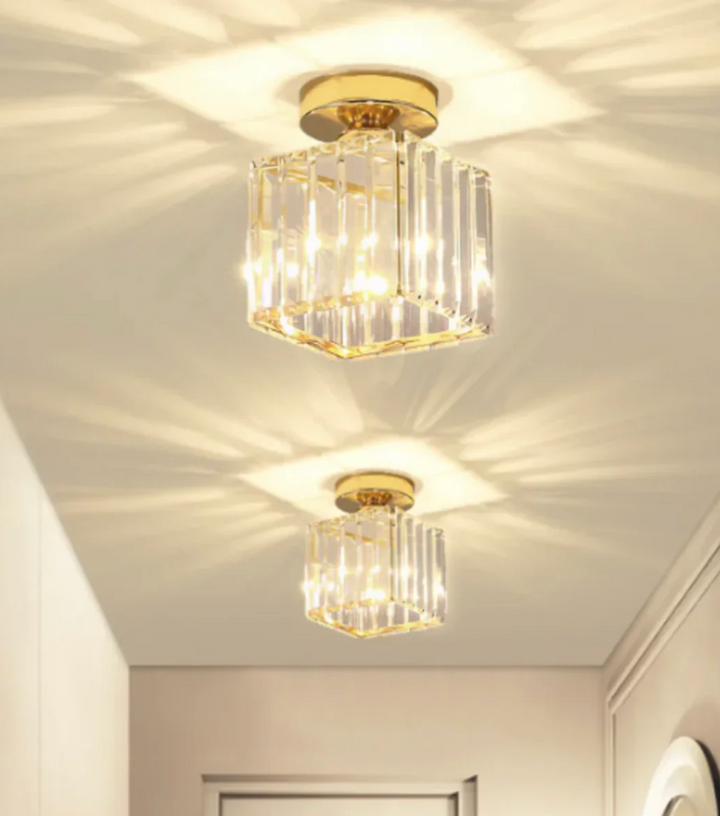 Lampa sufitowa z pryzmatami kryształowymi