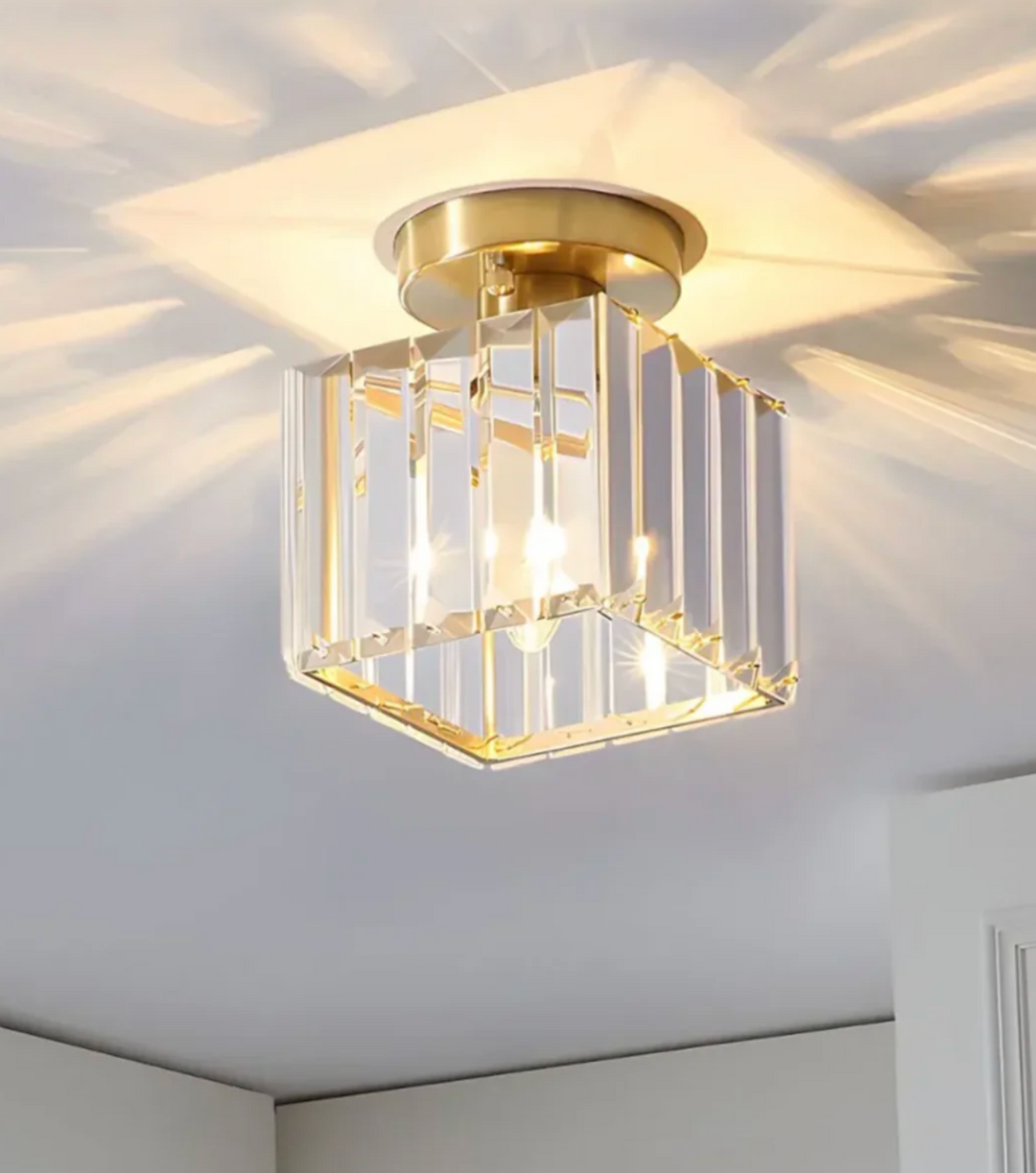 Lampa sufitowa z pryzmatami kryształowymi