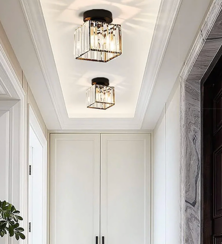 Lampa sufitowa z pryzmatami kryształowymi