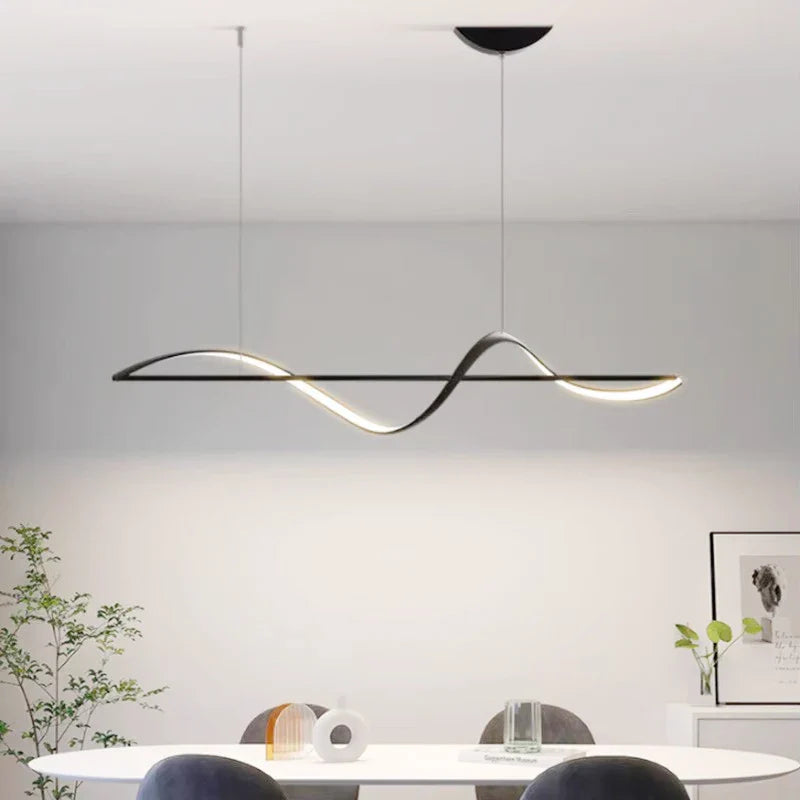 Lampa wisząca LED o falistej, liniowej formie
