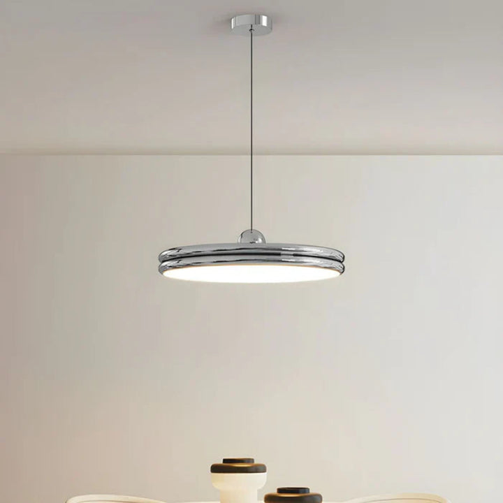 Lampa wisząca LED z dwuwarstwowym lakierowanym kloszem w kształcie dysku