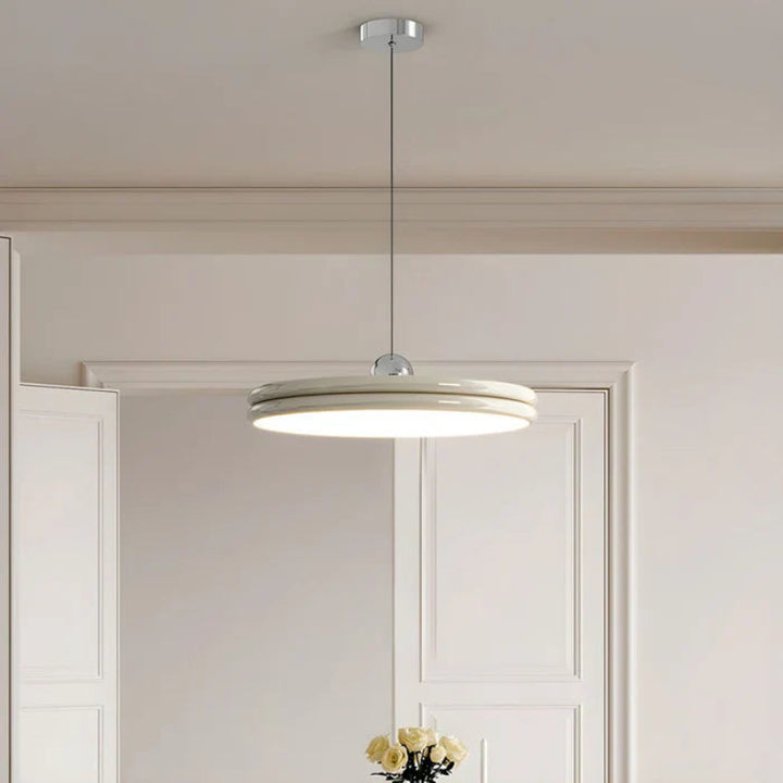 Lampa wisząca LED z dwuwarstwowym lakierowanym kloszem w kształcie dysku