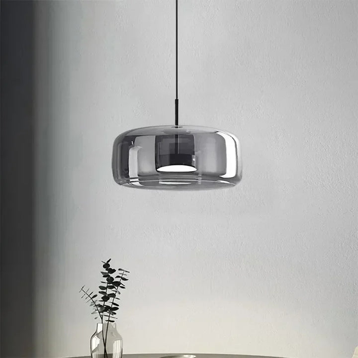 Lampa wisząca LED z dwuwarstwowym szklanym kloszem i złotym pierścieniem wewnętrznym