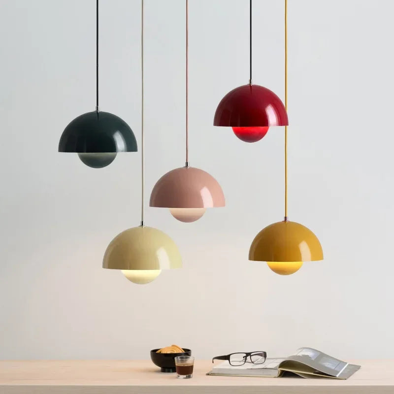 Lampa wisząca LED z kopulastym metalowym kloszem i matowym szklanym kloszem