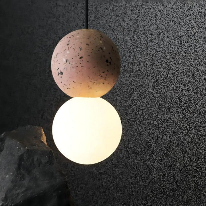 Lampa wisząca LED z kulistym szklanym kloszem