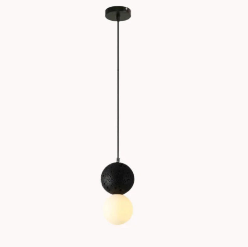 Lampa wisząca LED z kulistym szklanym kloszem
