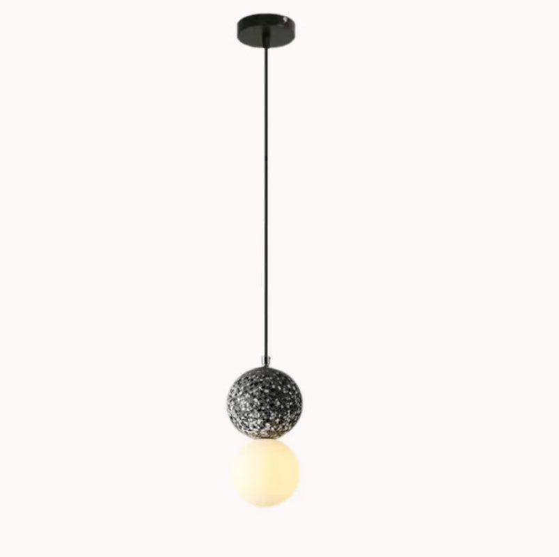 Lampa wisząca LED z kulistym szklanym kloszem