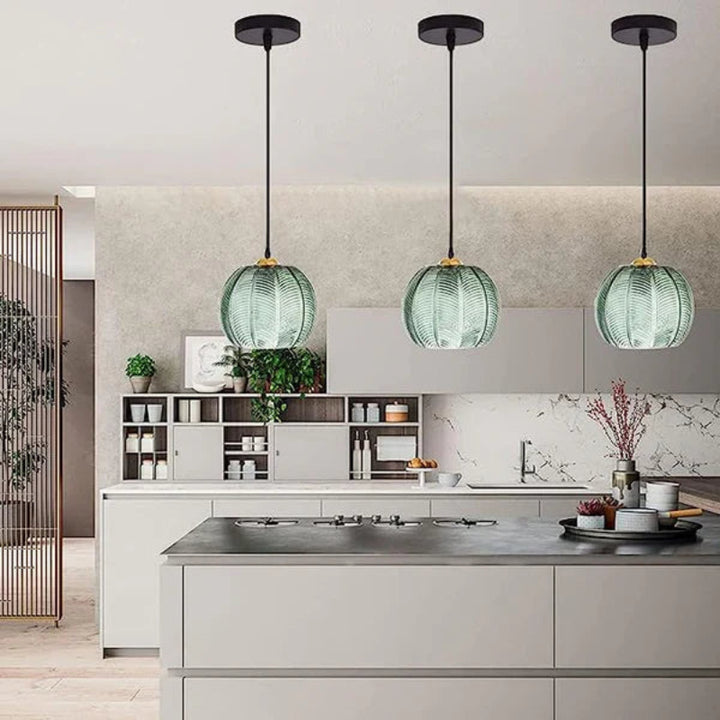 Lampa wisząca LED z kulistym szklanym kloszem i wytłoczonym wzorem liścia