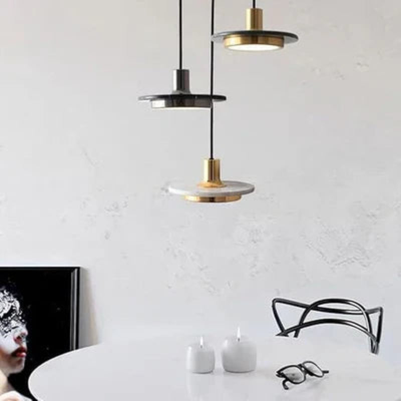 Lampa wisząca LED z marmurowym dyskiem