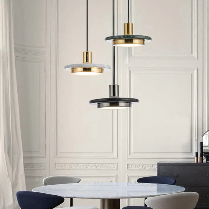 Lampa wisząca LED z marmurowym dyskiem