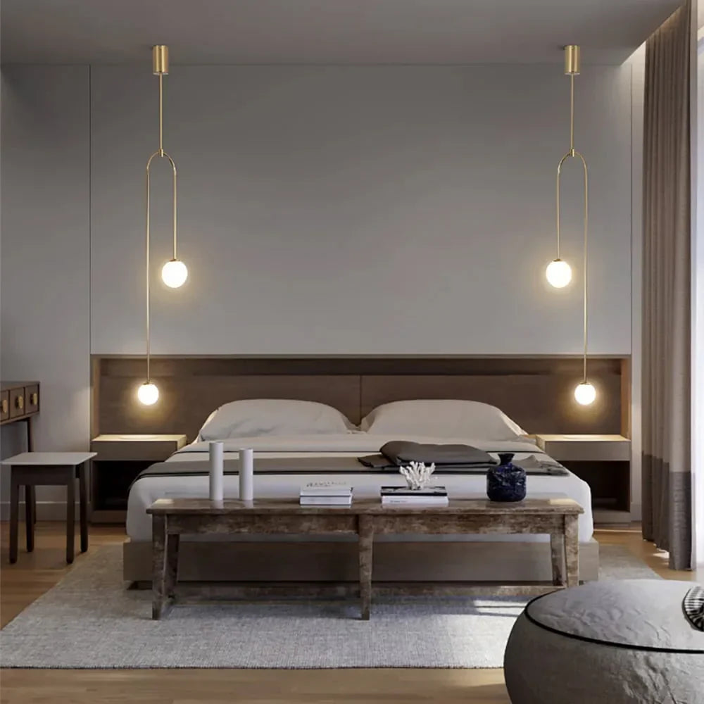 Lampa wisząca LED z mrożonymi kulami z pionowym uchwytem na metalowej pętli