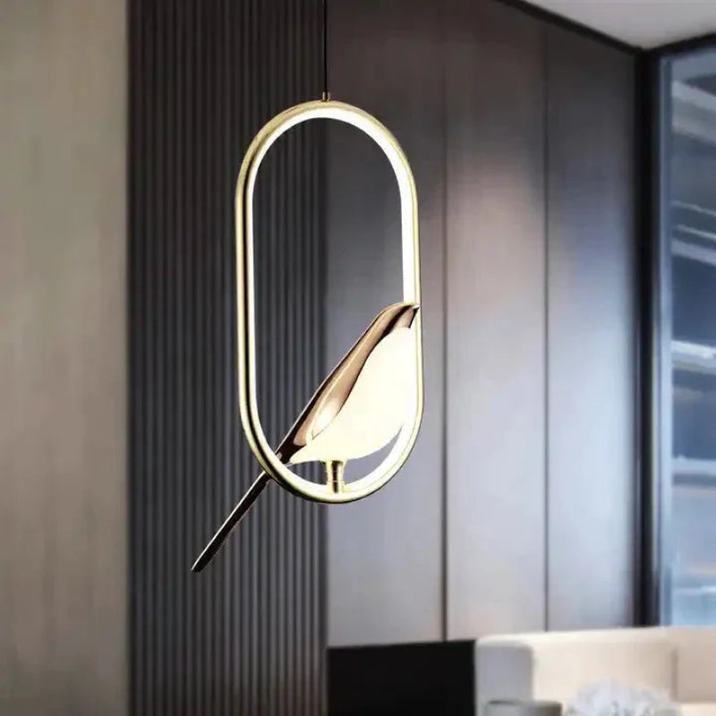 Lampa wisząca LED z obręczą i dekoracyjnym motywem ptaka