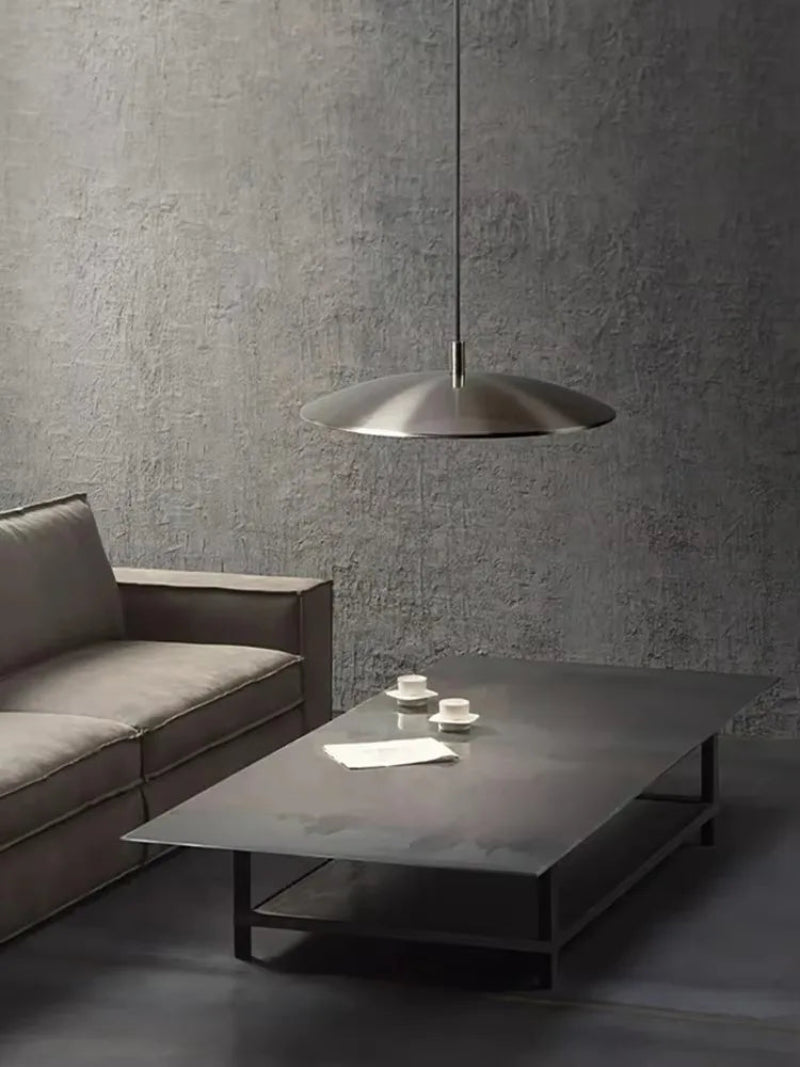 Lampa wisząca LED z płaskim metalowym kloszem w kształcie dysku