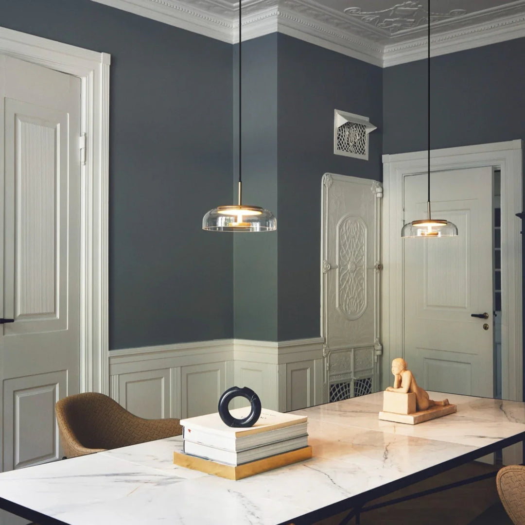 Lampa wisząca LED z płaskim szklanym kloszem przezroczysta kopuła na mosiężnym trzpieniu