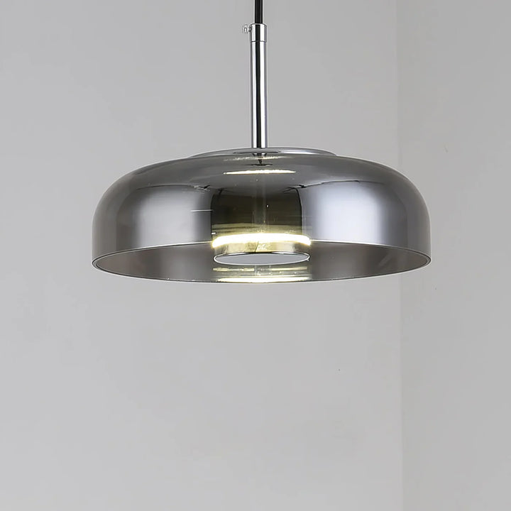Lampa wisząca LED z płaskim szklanym kloszem przezroczysta kopuła na mosiężnym trzpieniu
