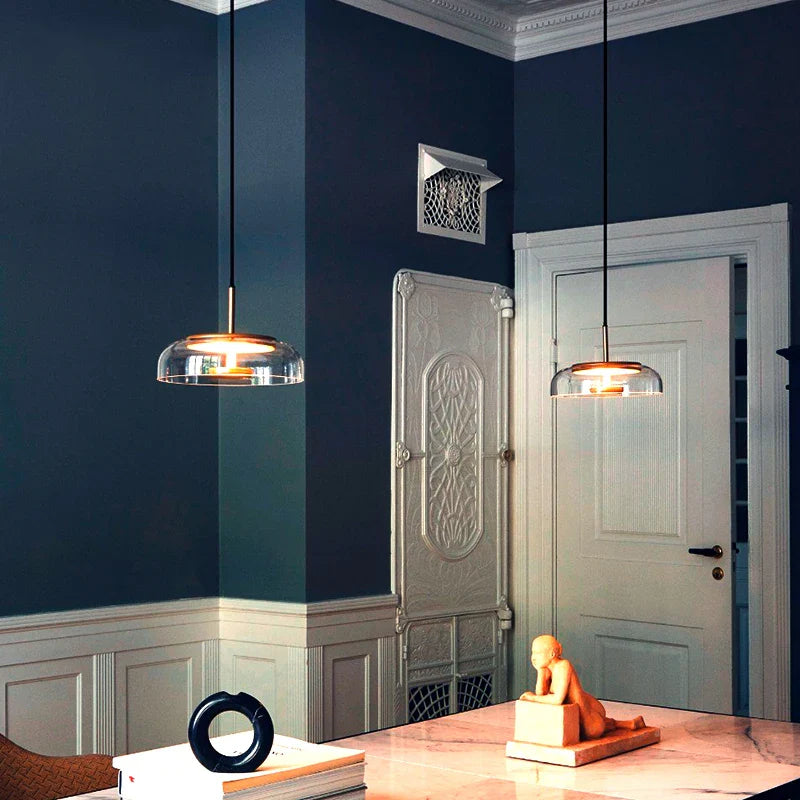 Lampa wisząca LED z płaskim szklanym kloszem przezroczysta kopuła na mosiężnym trzpieniu