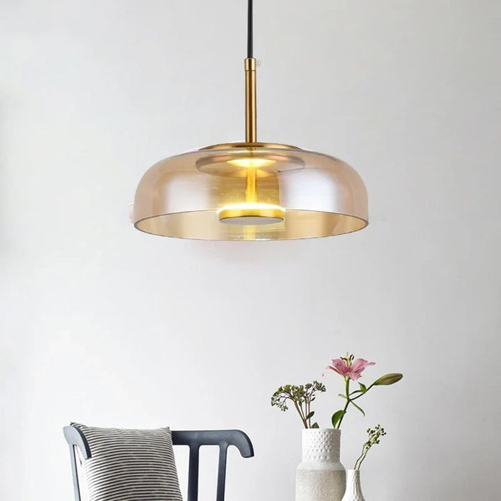 Lampa wisząca LED z płaskim szklanym kloszem przezroczysta kopuła na mosiężnym trzpieniu