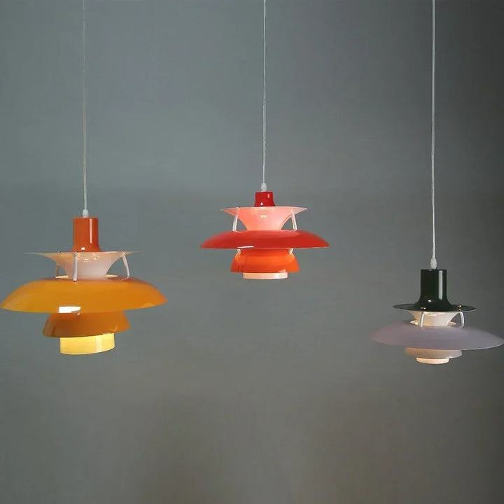 Lampa wisząca LED z pięciowarstwowym kaskadowym kloszem i kolorowym wewnętrznym reflektorem