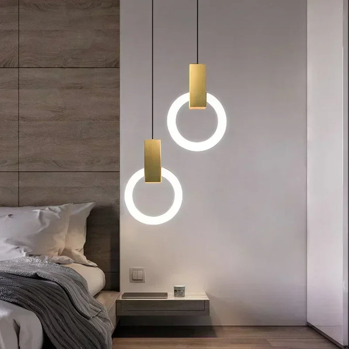 Lampa wisząca LED z pojedynczym pierścieniem świetlnym i prostokątnym łącznikiem
